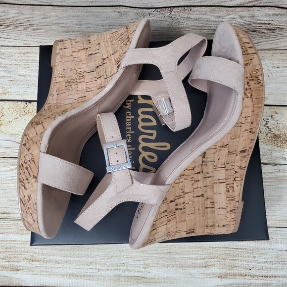 Charles David Nude Wedge Heels 10 - Picture 2 of 6